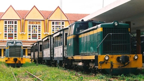 Ga Đà Lạt mang hơi thở của quá khứ và nét đẹp hoài cổ của kiến trúc Pháp