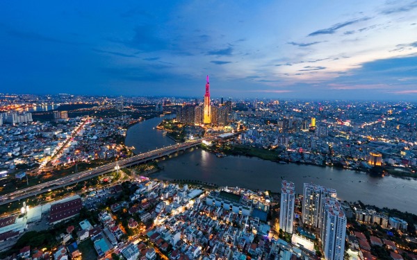 Dạo chơi Sài Gòn về đêm luôn mang đến trải nghiệm đáng nhớ