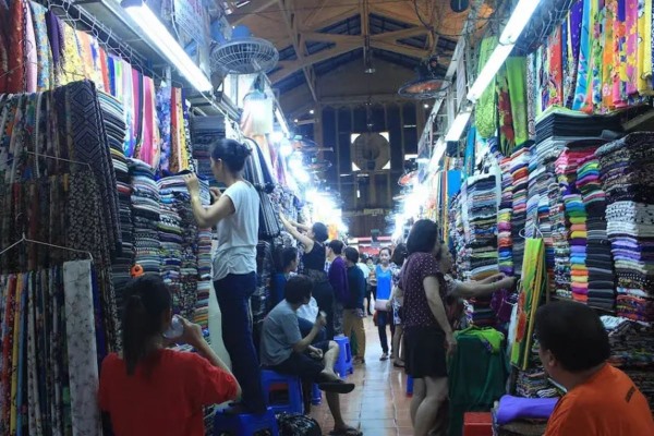 Đi chơi đêm Sài Gòn mà không biết đi đâu thì nhất định phải ghé đến chợ đêm Tân Định