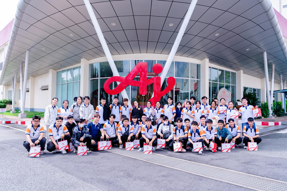 Ảnh tập thể khi tham quan nhà máy Ajinomoto Long Thành