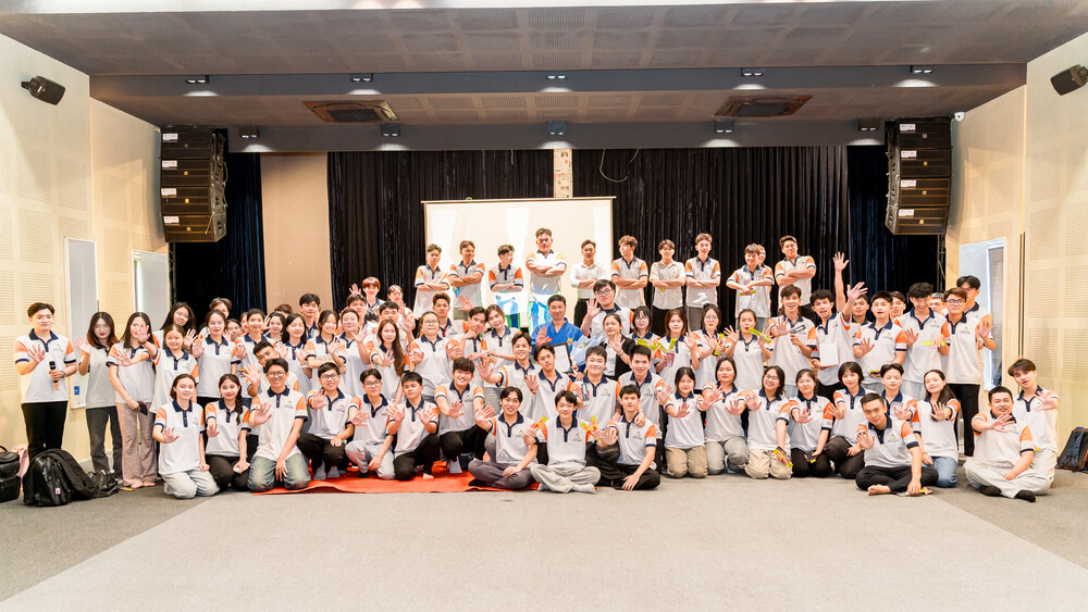 Chụp ảnh lưu niệm sau chuyên đề