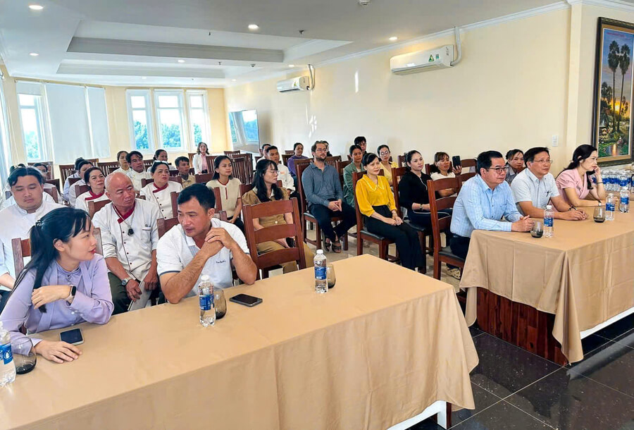 Khai mạc lớp Kỹ thuật Chế biến Món ăn từ nguyên liệu địa phương