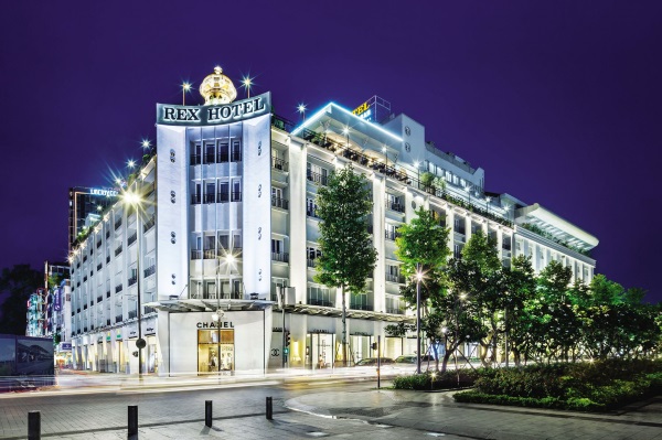Rex Hotel Saigon sở hữu 286 phòng cùng nhiều nhà hàng tạo cơ hội để sinh viên rèn kỹ năng quản lý và vận hành khách sạn