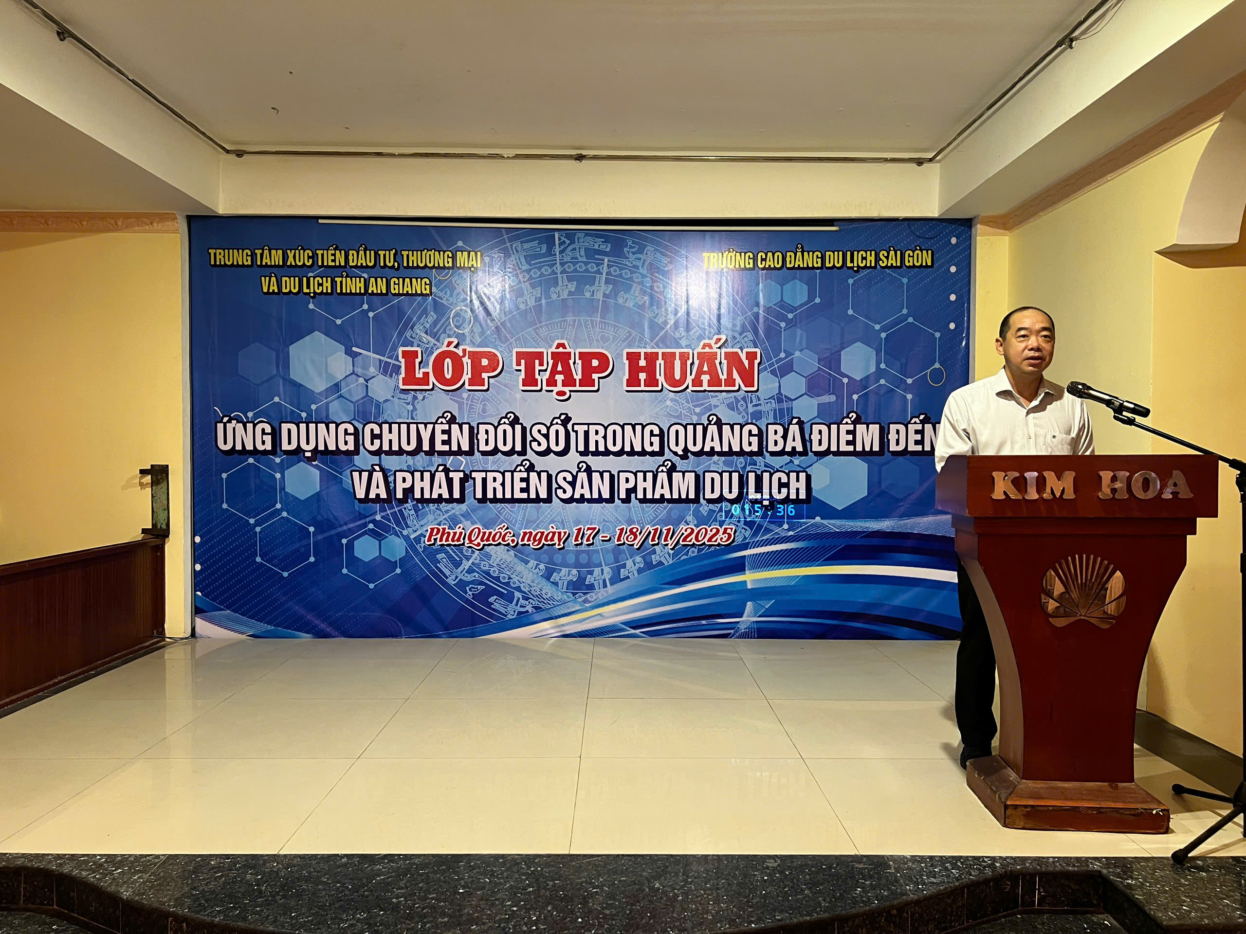 Phát biểu khai mạc lớp Ứng dụng chuyển đổi số trong quảng bá điểm đến