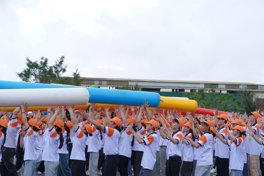Hoạt động teambuilding sôi động