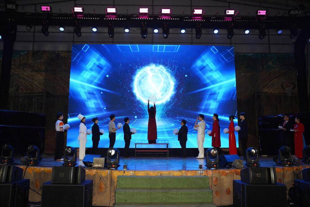 Hoạt động truyền thống truyền lửa đến các Tân sinh viên