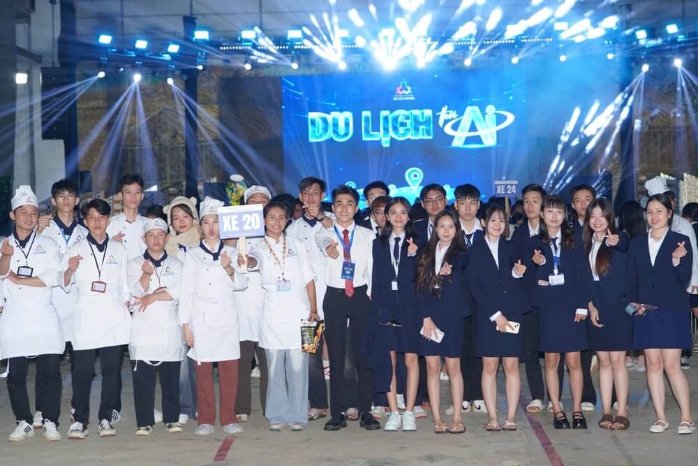 Tân sinh viên check in tại khu vực Lễ