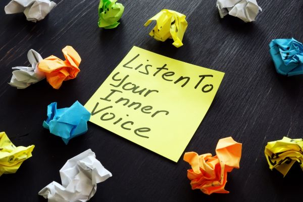 Xác định rõ những mong muốn và kỳ vọng cá nhân từ công việc chính là yếu tố then chốt để chọn nghề phù hợp