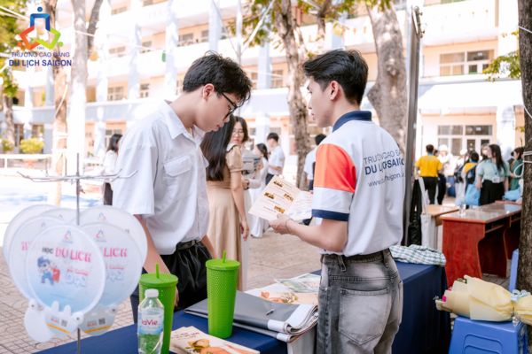 Học sinh trung bình cần biết rõ điểm mạnh - yếu bản thân, xu hướng tuyển dụng và môi trường đạo tạo để xác định ngành học phù hợp