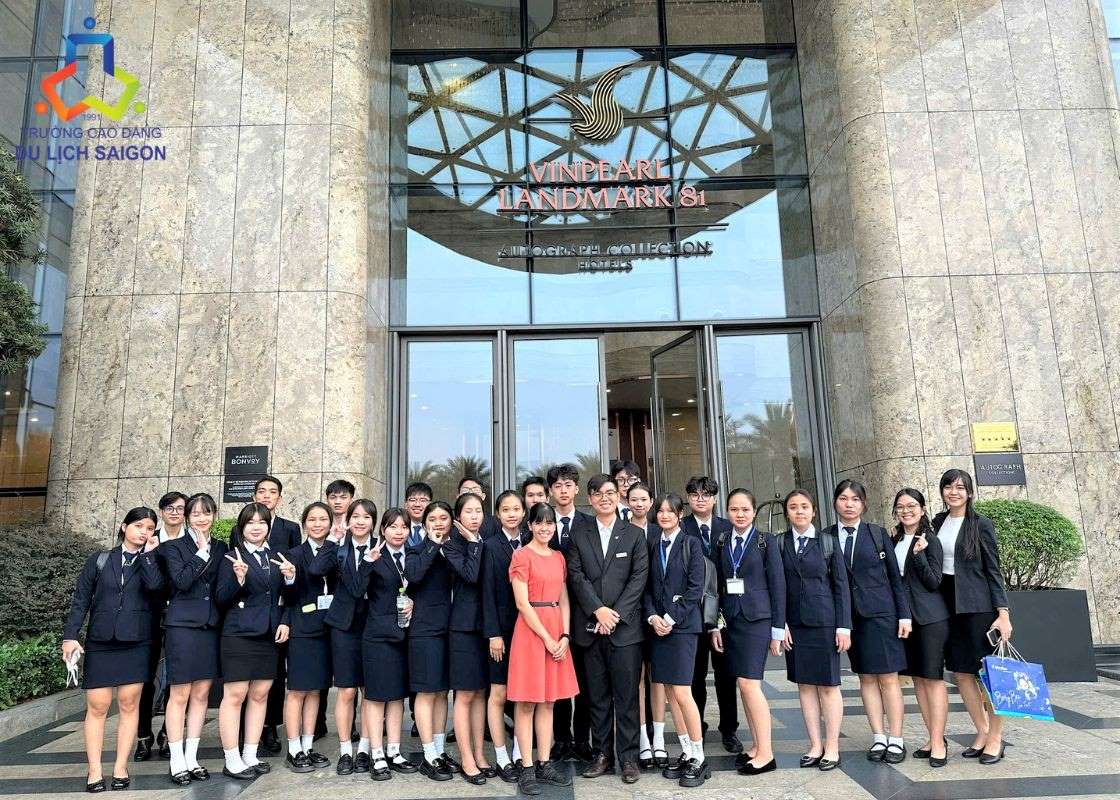 Quản trị khách sạn nên học trường nào ở tphcm