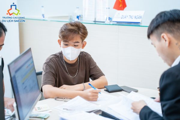 Trường Cao đẳng Du lịch Sài Gòn áp dụng phương thức xét tuyển sinh cao đẳng chính quy dựa trên xét học bạ và điểm thi Tốt nghiệp THPT