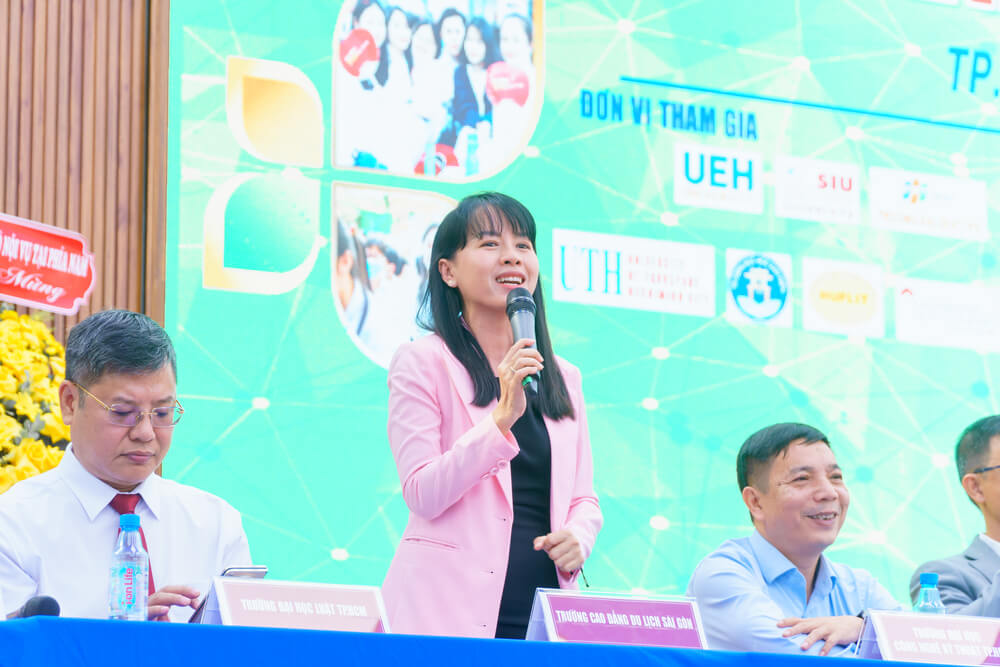 Cao đẳng Du lịch Sài Gòn tại chương trình tư vấn