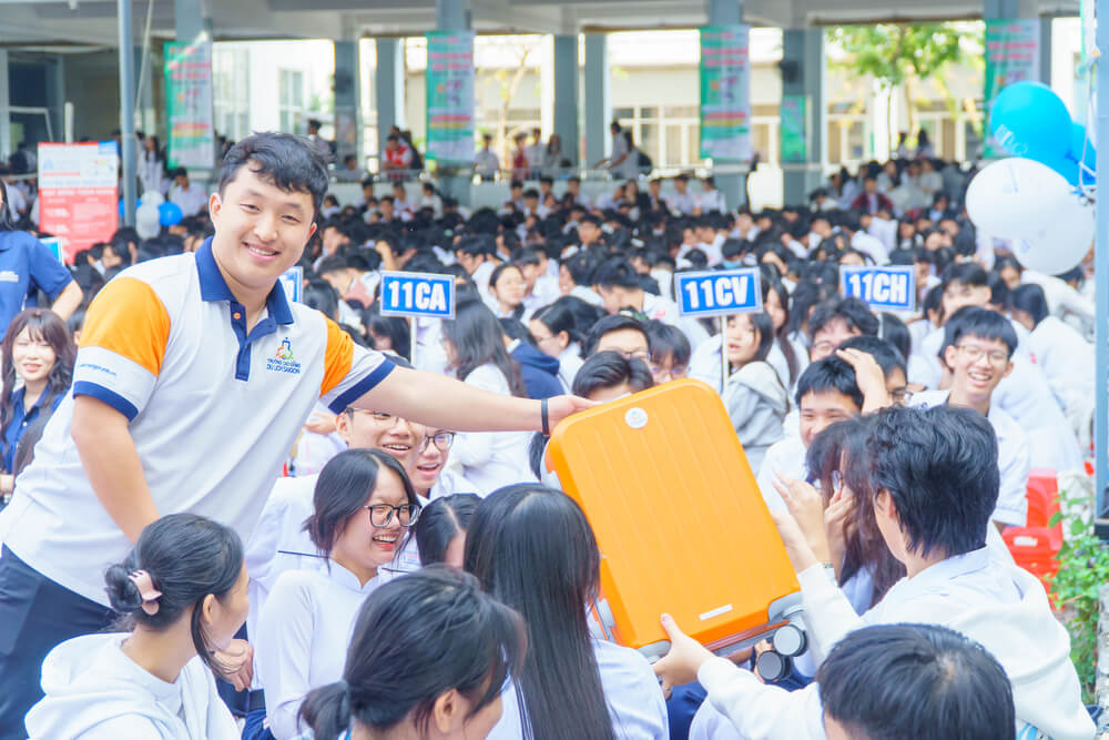 Cao đẳng Du lịch Sài Gòn tặng vali cho bạn đặt câu hỏi