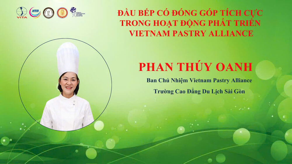 Cô Phan Thúy Oanh được trao tặng Giấy khen vì có nhiều đóng góp tích cực cho sự phát triển của Ẩm thực Việt Nam trong năm 2025