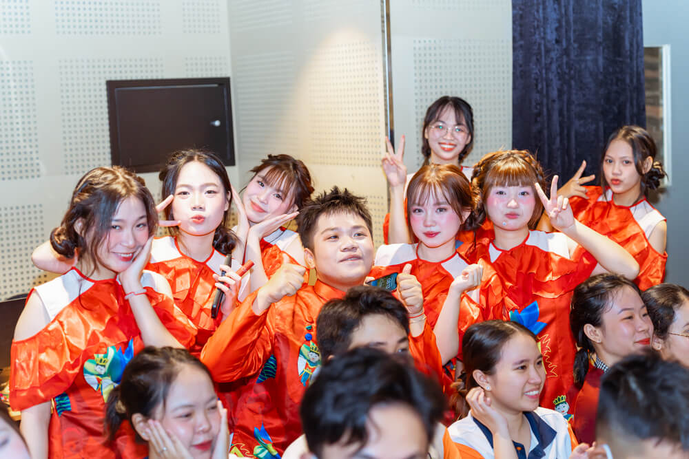 Đội văn nghệ tại chuyên đề “Vó ngựa khai xuân – Hào khí đất Việt”