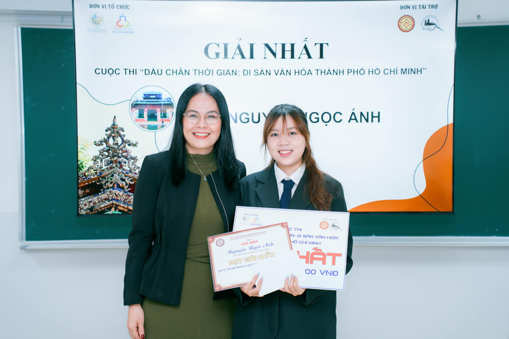 Giải Nhất cuộc thi “Dấu Chân Thời Gian”