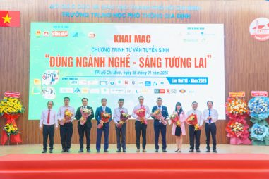 Lễ khai mạc Chương trình tư vấn tuyển sinh “Đúng ngành nghề – Sáng tương lai”