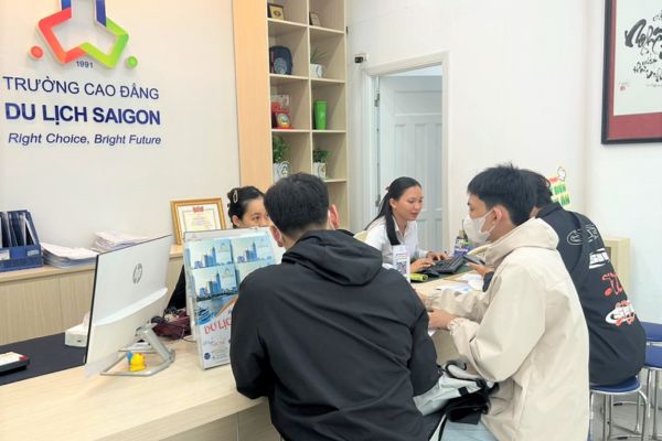 Theo dõi sát sao mốc thời gian do Bộ GD&ĐT và các trường công bố để xét tuyển bổ sung