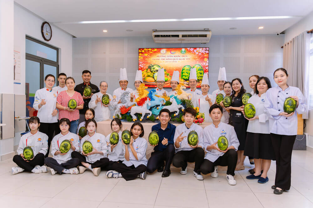 Chương trình Hướng dẫn khắc dưa và trình bày mâm ngũ quả ngày Tết