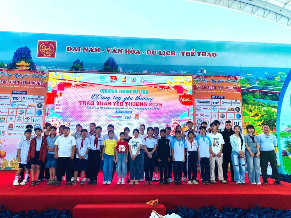 Chương trình Vòng tay yêu thương – Trao Xuân yêu thương do Sở Du lịch TP. Hồ Chí Minh tổ chức