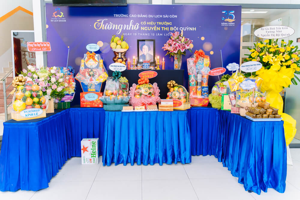 Tưởng Niệm 22 Năm Ngày Mất Cố Hiệu Trưởng Nguyễn Thị Bội Quỳnh