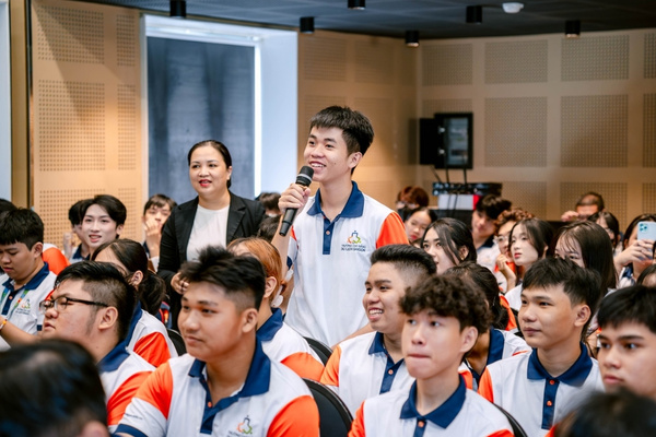 Sinh viên được rèn luyện kỹ năng giao tiếp khi học tại trường Cao đẳng Du lịch Sài Gòn