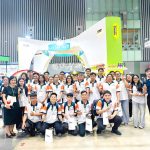 Sinh viên chụp lưu niệm tại triển lãm quốc tế Food & Hospitality Vietnam 2026 (FHV)