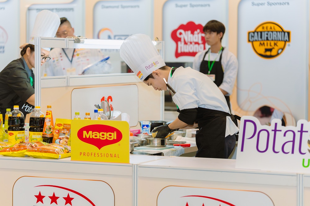 Thí sinh đến từ Trường Cao đẳng Du lịch Sài Gòn tập trung thi tại Vietnam Culinary Challenge 2026