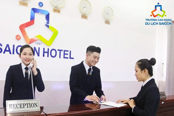 Quản trị Khách sạn chú trọng đào tạo về kiến thức, kỹ năng thực hành trong lĩnh vực Dịch vụ