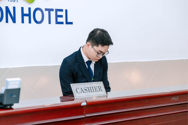 Kỹ năng quản lý thời gian và xử lý tình huống của Nhân viên Lễ tân chuyên nghiệp