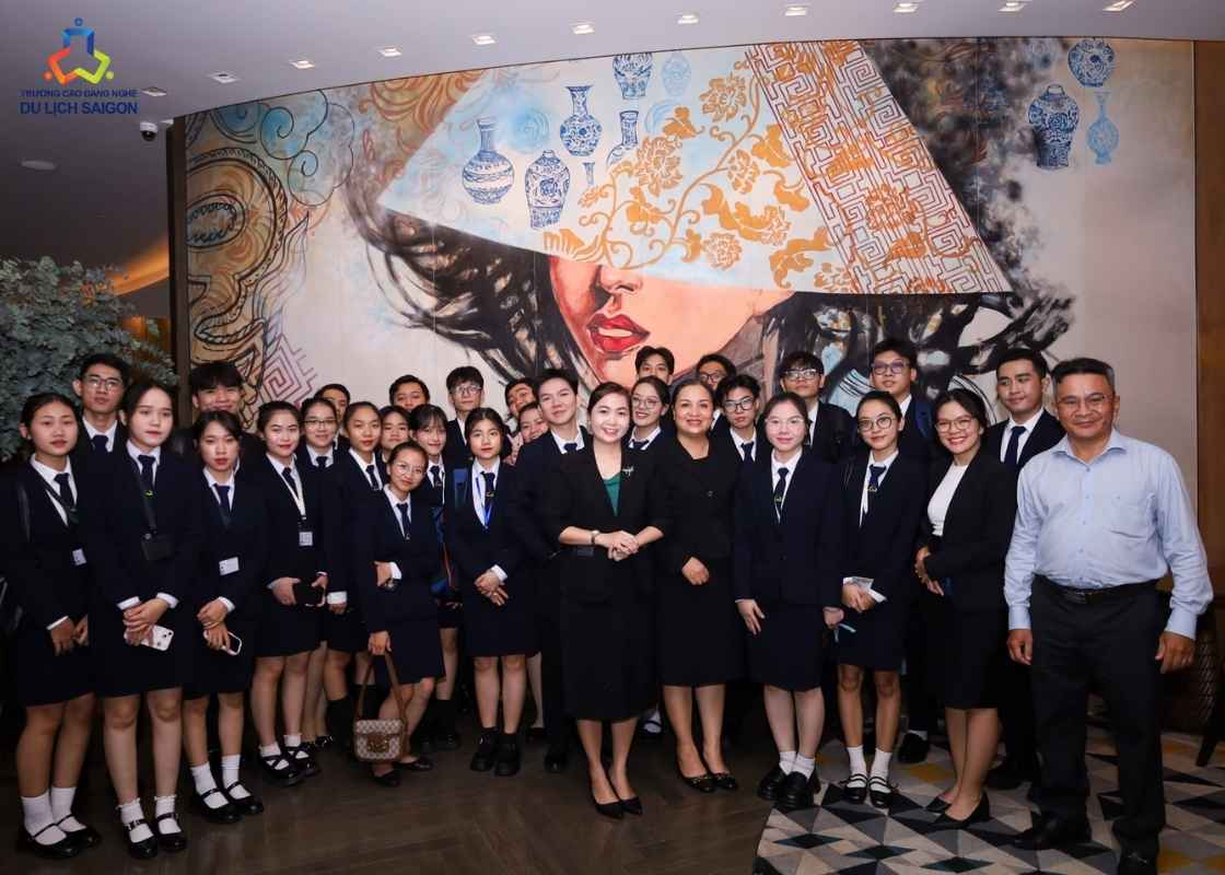 Nên học quản trị khách sạn hay nhà hàng