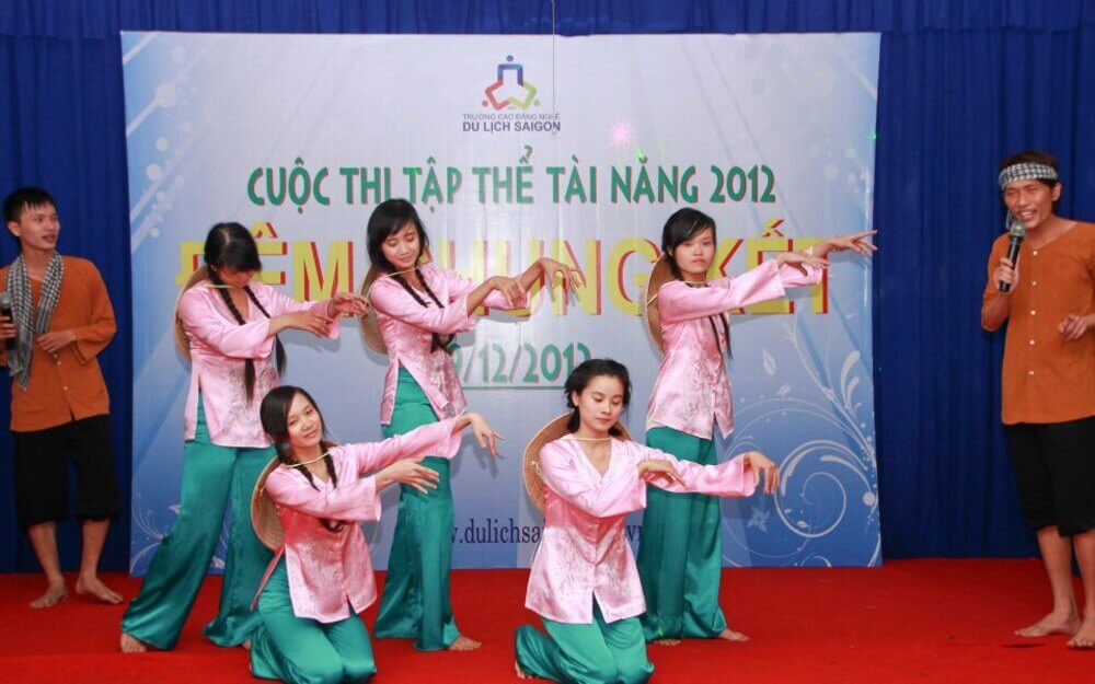 3777_569166769766167_215817030_n