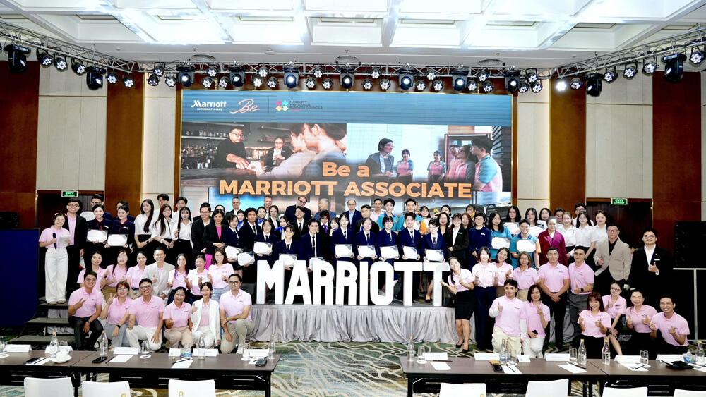 Ảnh lưu niệm kết thúc chương trình “Marriott Vietnam Career Week 2026”