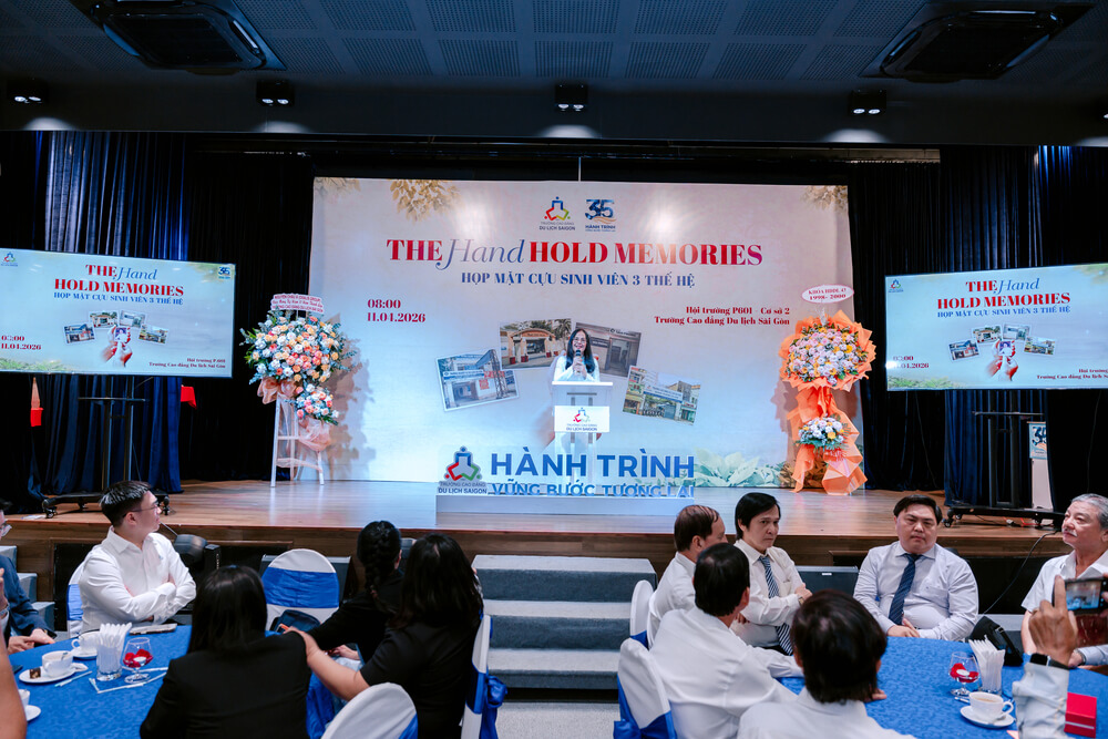 Cô Ngô Thị Quỳnh Xuân phát biểu tại chương trình