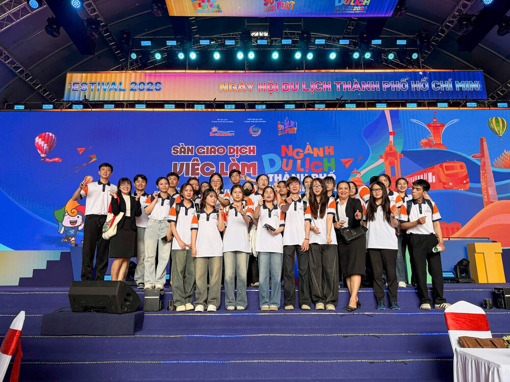 Sinh viên Khoa Khách sạn - Nhà hàng tham gia Sàn giao dịch việc làm ngành Du lịch Tp.HCM 2026