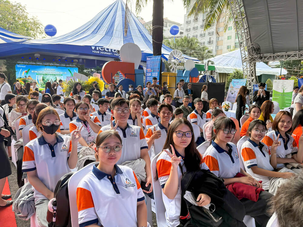 Sinh viên tại Sàn giao dịch việc làm ngành Du lịch Tp.HCM 2026