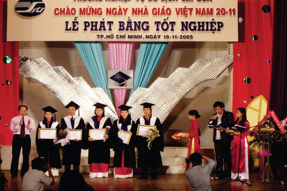 TOT NGHIEP 2005