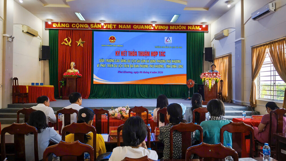 ThS Phan Bửu Toàn - Phó Hiệu trưởng Trường Cao đẳng Du lịch Sài Gòn phát biểu