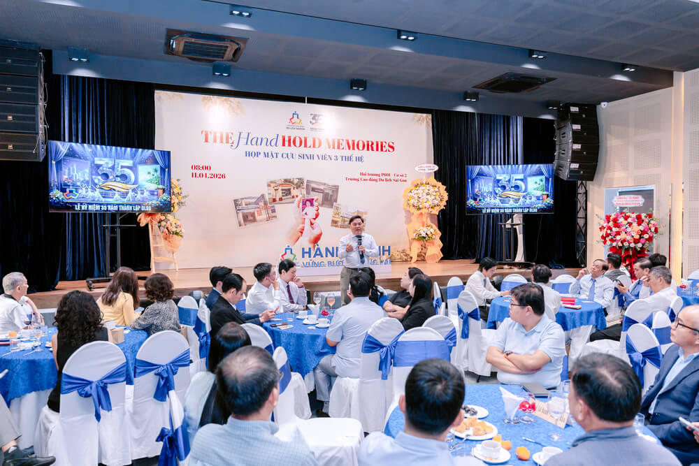 Thầy Phan Bửu Toàn phát biểu tại chương trình