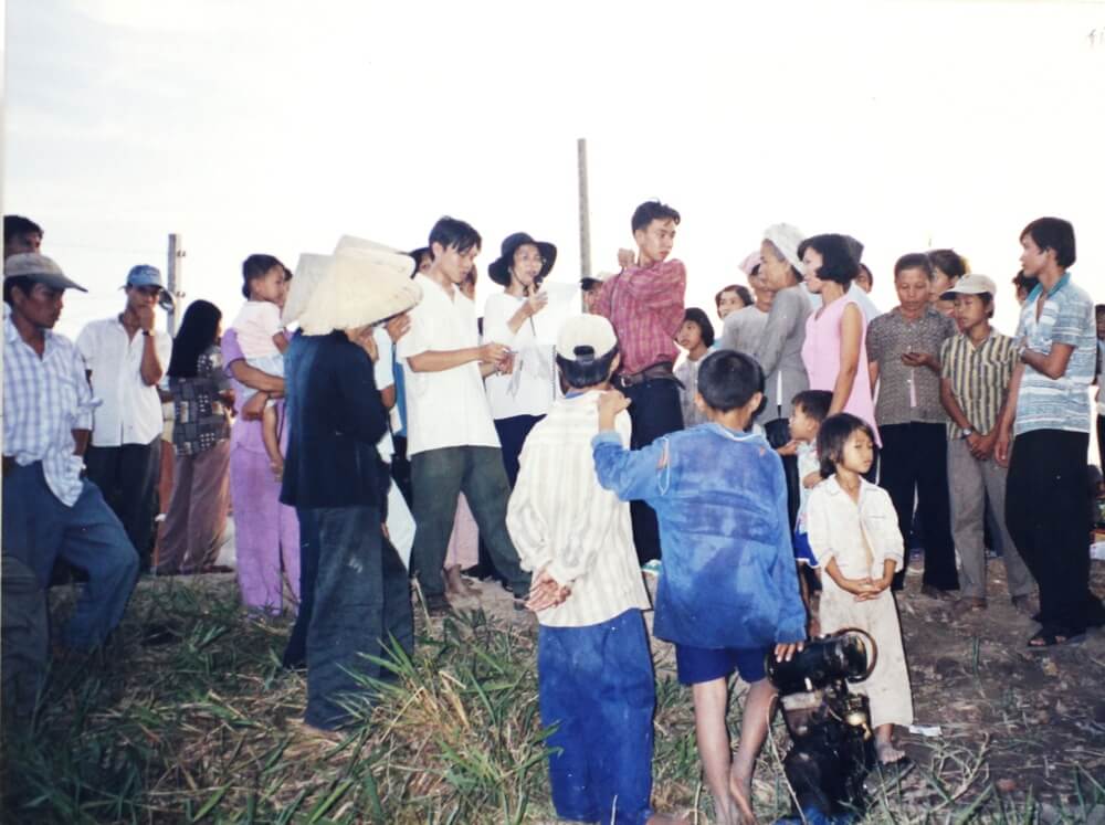 chuyen cuu tro Hue 99