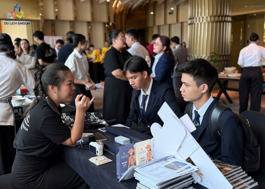 Tại sao lại chọn ngành quản trị khách sạn​