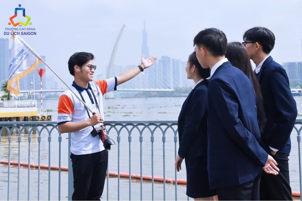 Hiểu biết về lịch sử, văn hóa và con người là nền tảng quan trọng trong ngành Quản trị Lữ hành