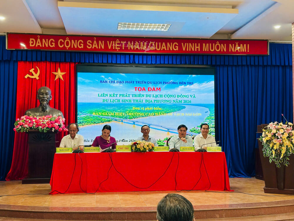Các chủ Tọa đàm liên kết phát triển du lịch cộng đồng, du lịch sinh thái địa phương năm 2026