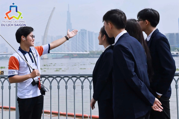 Cơ hội của nghề Hướng dẫn viên du lịch rộng mở 