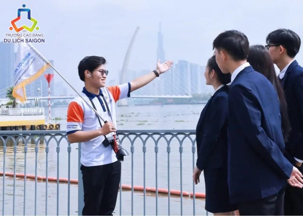 Triển vọng nghề hướng dẫn viên du lịch