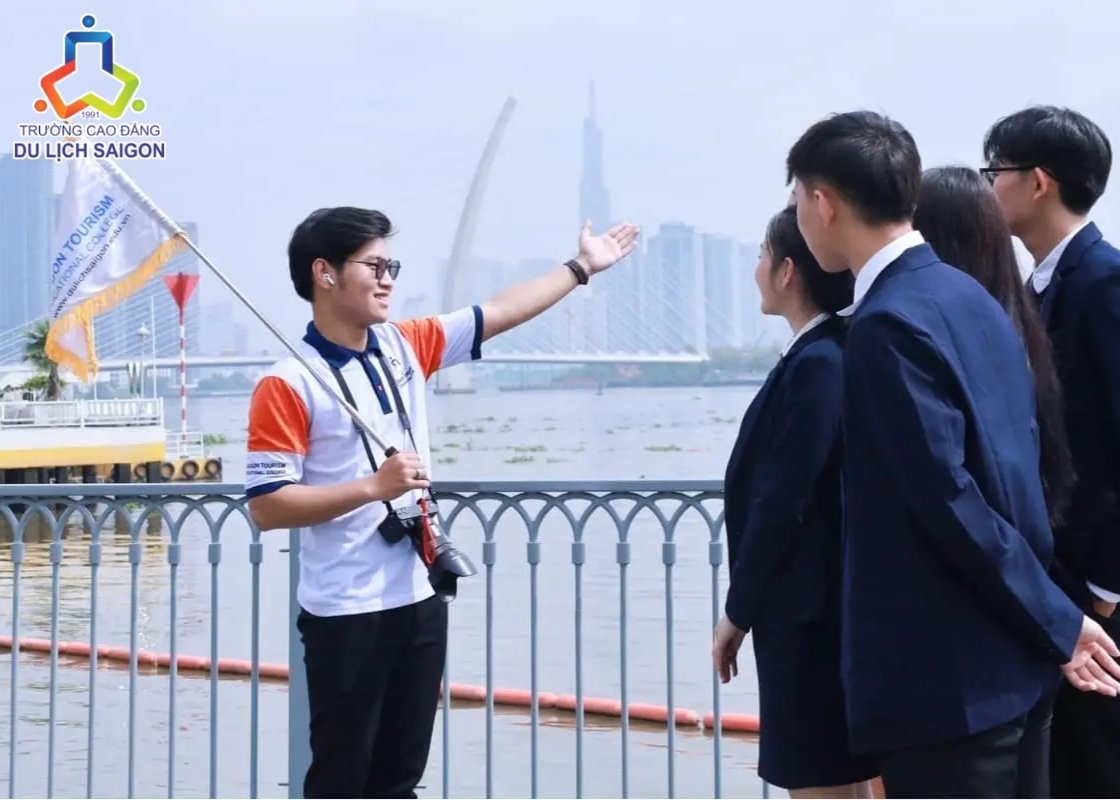 Triển vọng nghề hướng dẫn viên du lịch
