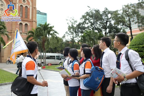 Rèn luyện kỹ năng mềm giúp người học mở rộng triển vọng nghề Hướng dẫn viên du lịch