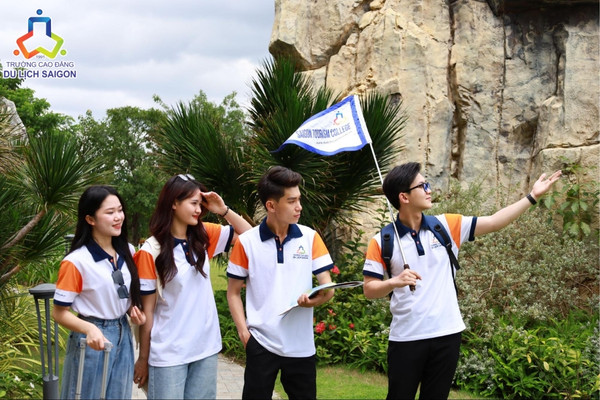 Chuyên ngành Hướng dẫn Du lịch đào tạo thực hành thuyết minh, quản lý đoàn và tổ chức tour