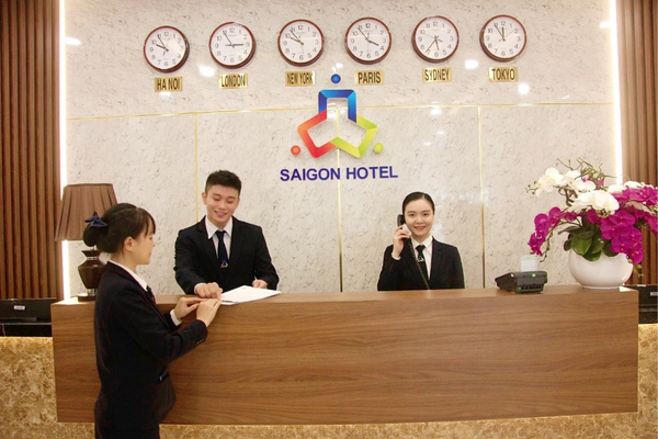 Lễ tân khách sạn là gương mặt đầu tiên tạo ấn tượng cho cơ sở lưu trú