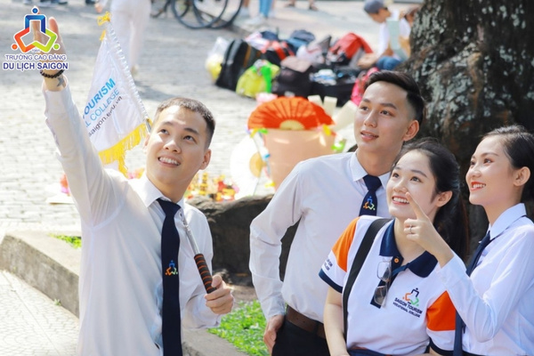 Người học ngành Du lịch cần niềm đam mê khám phá, kỹ năng giao tiếp tốt, sức khỏe tốt